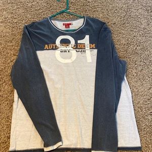 Vintage men’s Guess long sleeve